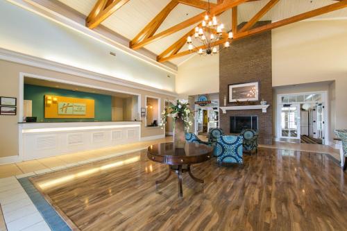 Lobby, Holiday Inn Club Vacations South Beach Resort By IHG near Seacoast Artists Gallery