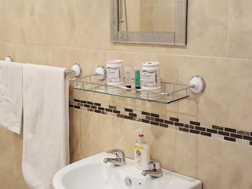 Town House B & B - image 5