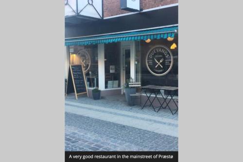 Charmerende byhus i Præstø centrum in Praesto