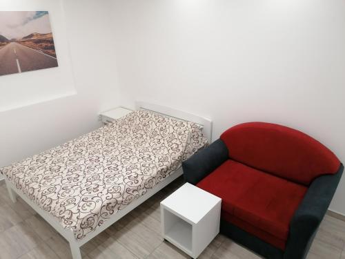 Airport view Apartment - image 5