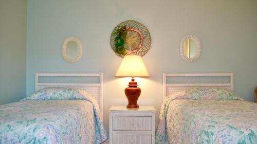 Panorama - Lower - Beautiful Beachfront Home! Rent One Level or Two! - image 6