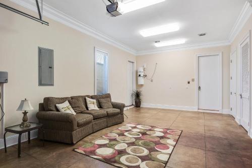 Sea's The Day - 5 Bedroom Home - Private Pool & Hot Tub! West End - Elevator!!! - image 7