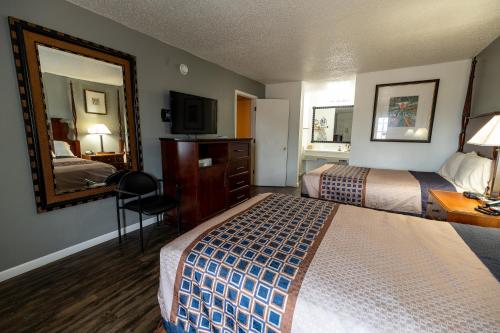 American Inn & Suites Russellville - image 6