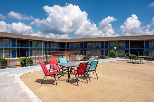 Létesítmények, American Inn & Suites Russellville in Russelville (Arkansas)