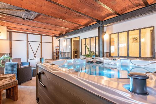 3 bedrooms, 4 beds