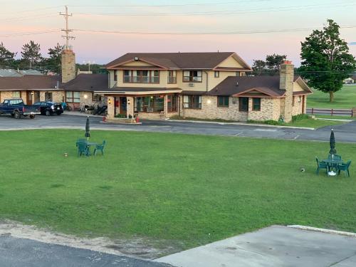 Timberly Motel - image 2