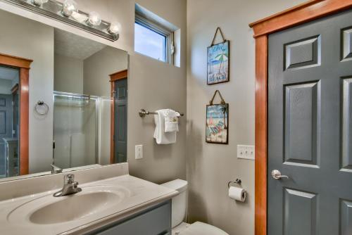 Beachcomber - Beachfront with Pool and Hot Tub - On the Beach! - image 3