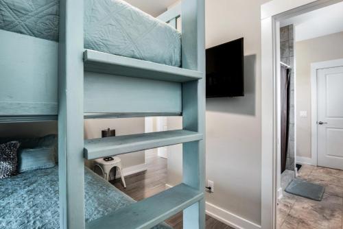 Seabreeze - New Construction - Short Walk to the Beach! Beachy Beautiful! - image 5
