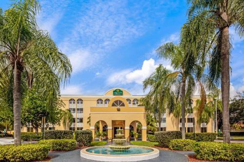 La Quinta Inn & Suites by Wyndham Miami Lakes