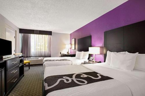 La Quinta Inn & Suites by Wyndham Miami Lakes in Miami Lakes