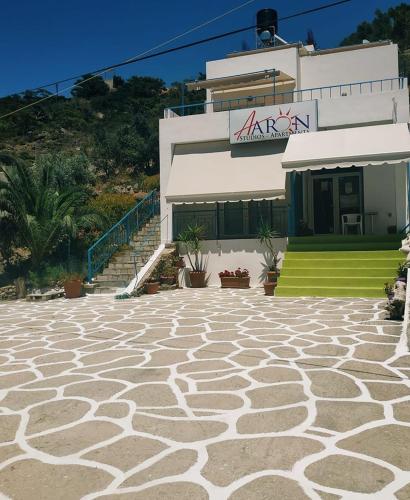  Aaron Studios Apartments, Pension in Ayía Fothiá bei Monastirákion