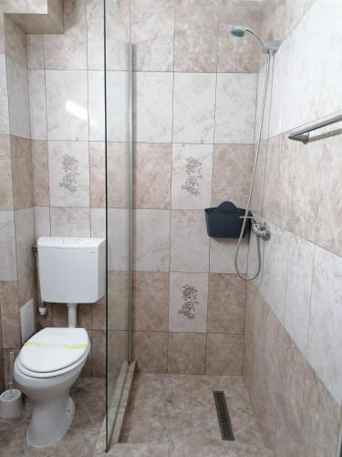 Double or Twin Room with Balcony (2 Adults + 1 Child) image 1