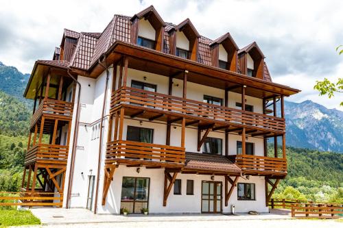 Vista exterior, Yael Luxury Apartments 3 in Poiana Tapului