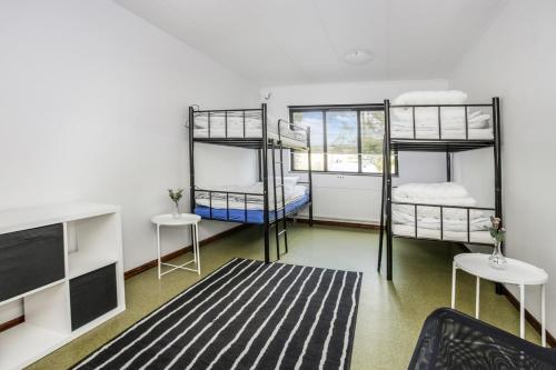 4 bunk beds