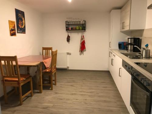 köök, Ferienwohnung „Frosch“ in Neukirchen-Balbini