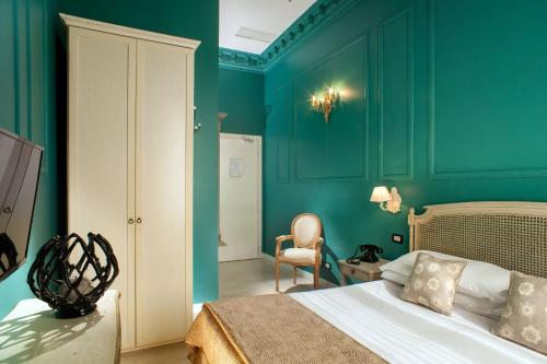 The B Place Hotel