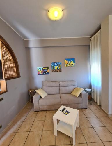  Lorena Loft, Ferienwohnung in Locri
