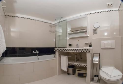 ห้องน้ำ, อพาร์ตโฮเต็ล เรสซิเดนซ์ ดิเซเรนส์ (Appart'Hotel Residence Dizerens) in แปล็งปาแล