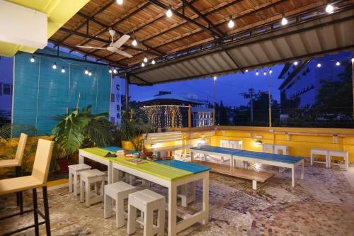 Locul Central - Church Street – Bangalore, MN