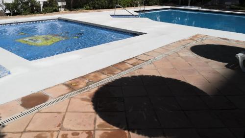 Skol 318C by Completely Marbella - image 7