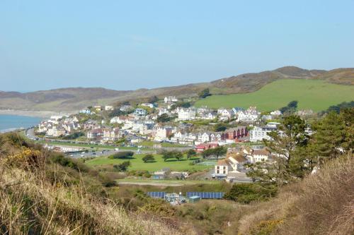 Honeysuckle Cottage in West Down