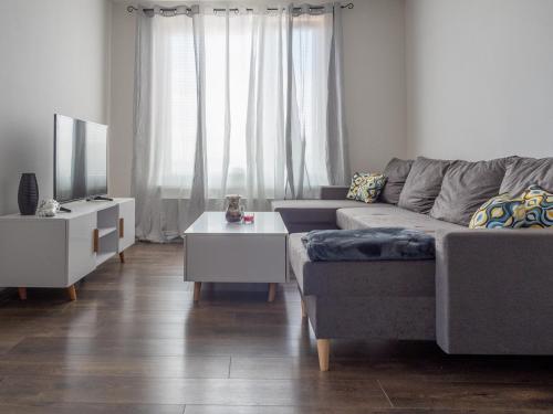 2 bedrooms, 4 beds