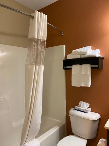 Suburban Extended Stay Hotel Washington - image 5