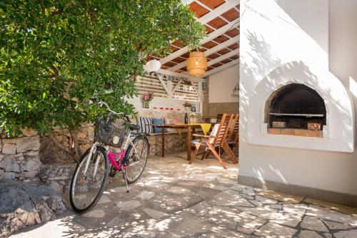 House 60m from the beach, Rogoznica (photo 4)