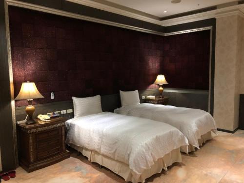 2 twin beds