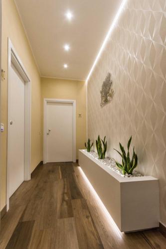 King Room image 6