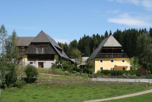 Urlaub am Bio-Bauernhof Liebchen - Hotel - Zeutschach