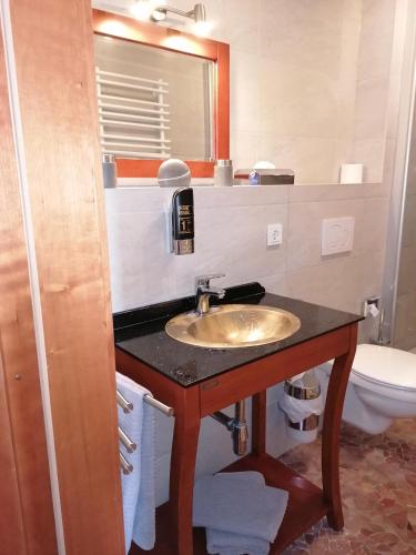 Pension Riverside in Leverkusen Hitdorf am Rhein - Zentral an der A1 und 59