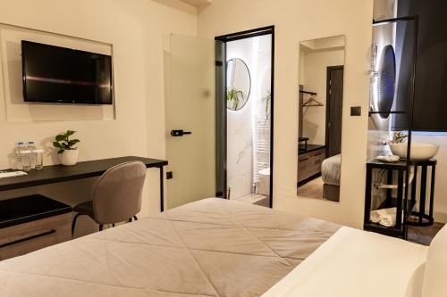261700354 Hotel Park