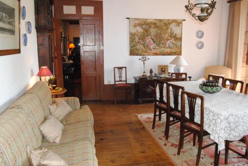 Casa de Cerqueda in อาร์โนยา