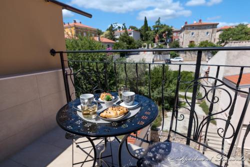 Penthouse Leonarda with private parking - image 4