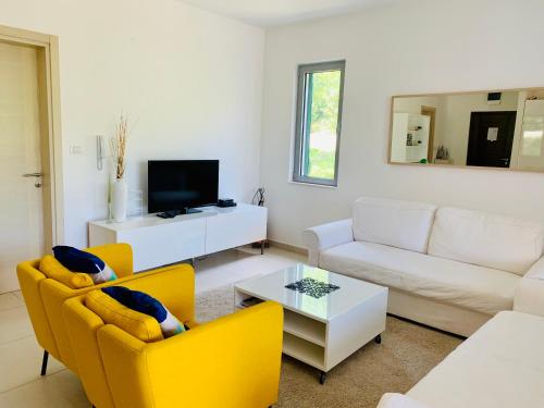 Lavender Bay Apartment B15 - main image