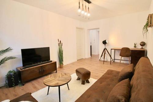 Fantastische Moderne und Zentrale Wohnung mit Balkon 2.4km von Sedanstraße entfernt