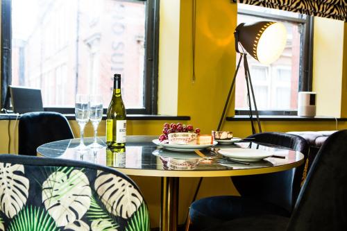 LS1 - Luxury City Centre Apartments Leeds 3
