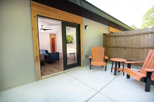 4411 Inn & Suites 3