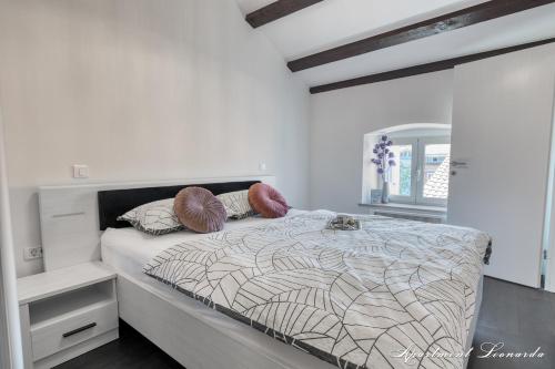 Penthouse Leonarda with private parking - image 2