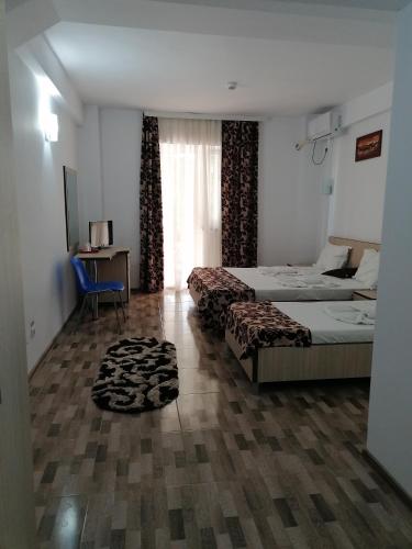 Comfort Triple Room image 1
