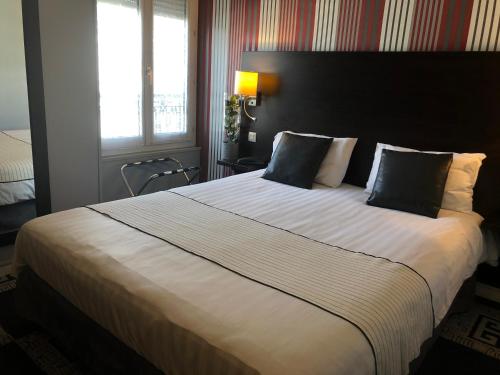 Logis Hotel - Le Charleston - image 2
