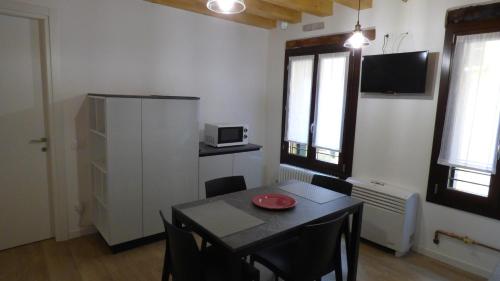 CASA MODERNA A DUE PASSI DA RIALTO, Venise