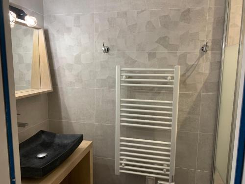 Bathroom, La Maison des Sources a la Ferme d'Auxonnettes in Saint-Fargeau-Ponthierry