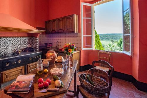 Ēdiens un dzērieni, Location prestige 450 m2 dans Château en Provence (Location prestige 450 m2 dans Chateau en Provence) in Brue-Auriac