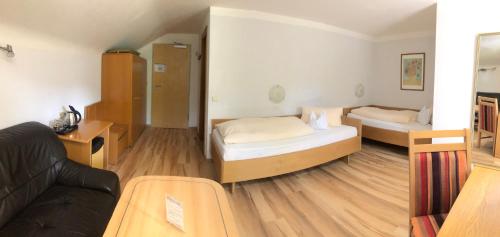 Standard Twin Room with Balcony