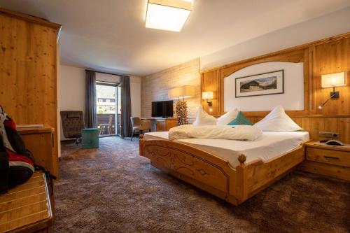 Hotel Patriarch Room Type - Junior Suite with Balcony