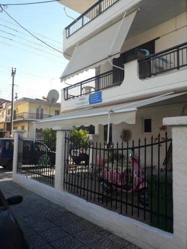 Brunis Apartments