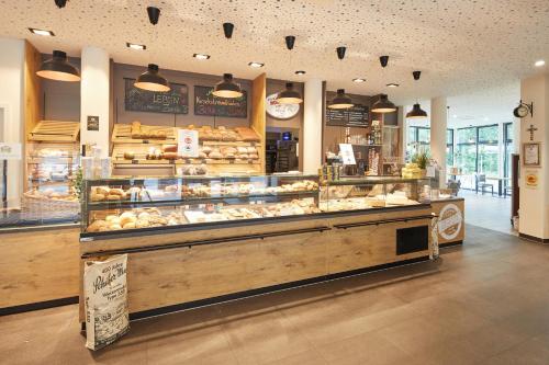Restaurant, VR-Serviced Apartments Obergeis in Neuenstein