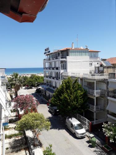 Brunis Apartments